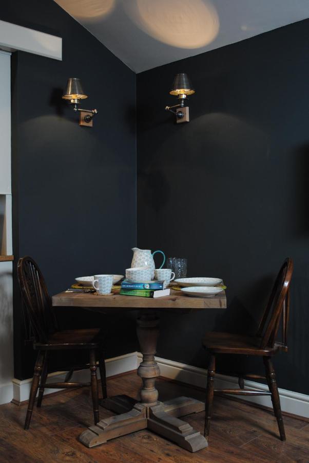 Courtyard Cottages Lymington, 2 Adults Only Экстерьер фото