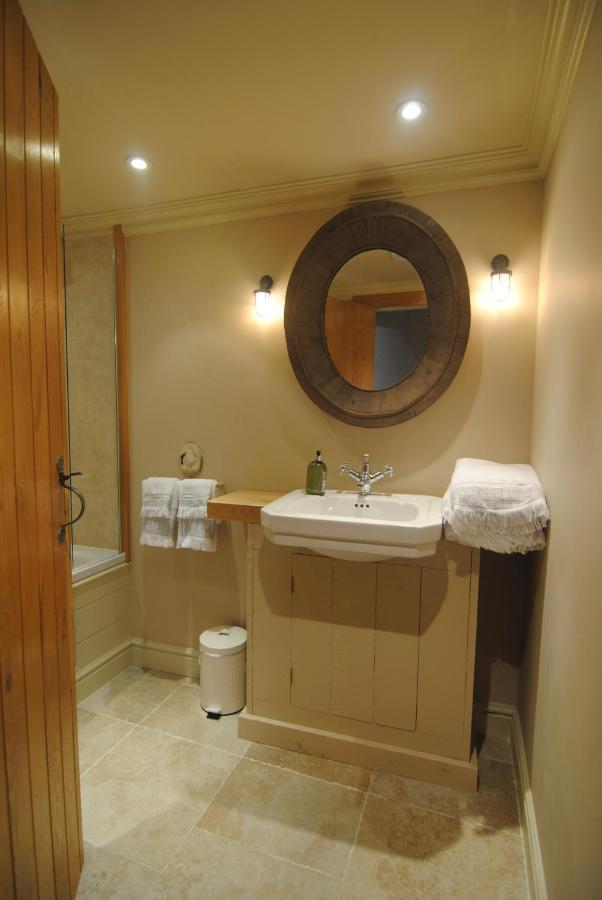 Courtyard Cottages Lymington, 2 Adults Only Экстерьер фото